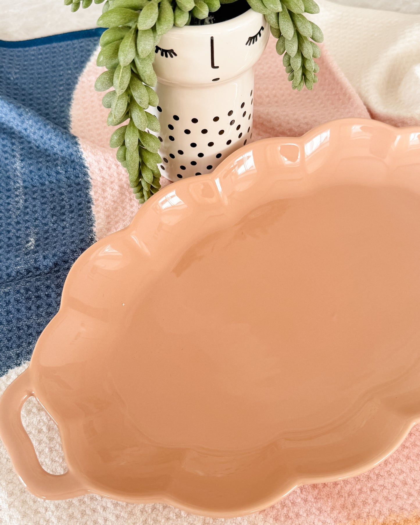Scallop Oval Dish (Peach Pink)