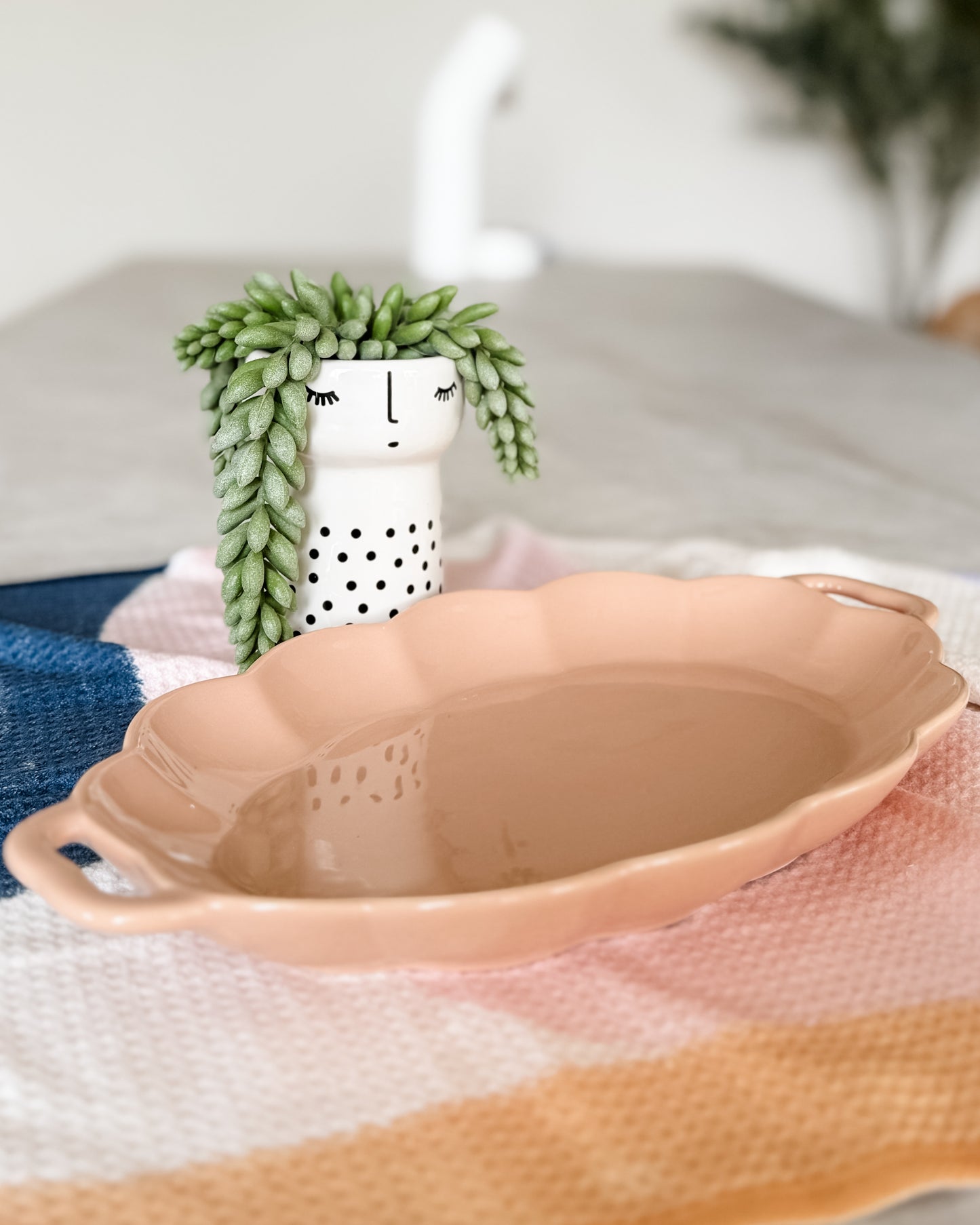 Scallop Oval Dish (Peach Pink)